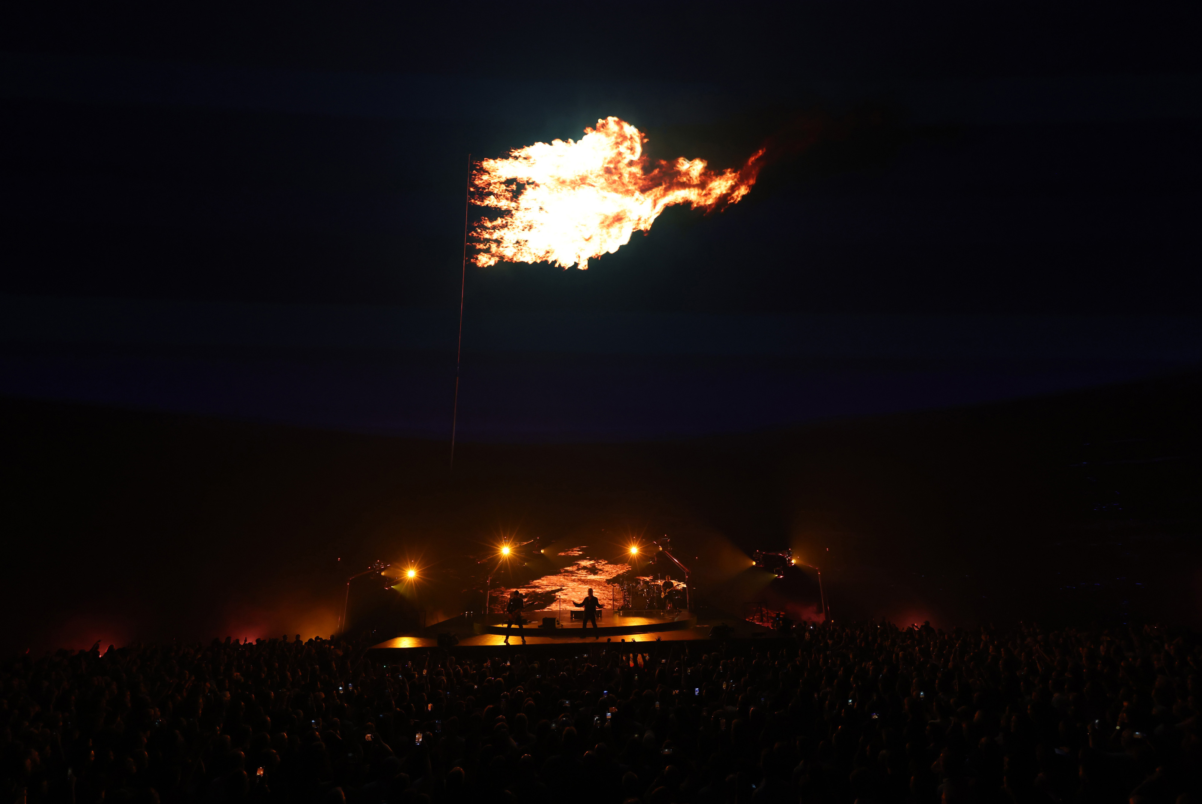 KEVIN MAZUR NIGHT 1 BURNING FLAG